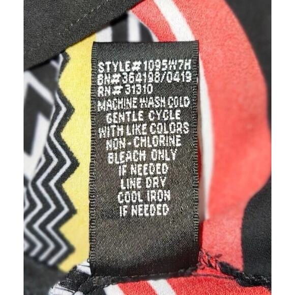 I.N. San Francisco Cheetah‎ Tribal Print Bandana Top Handkerchief Hem Medium Y2K - Picture 5 of 5